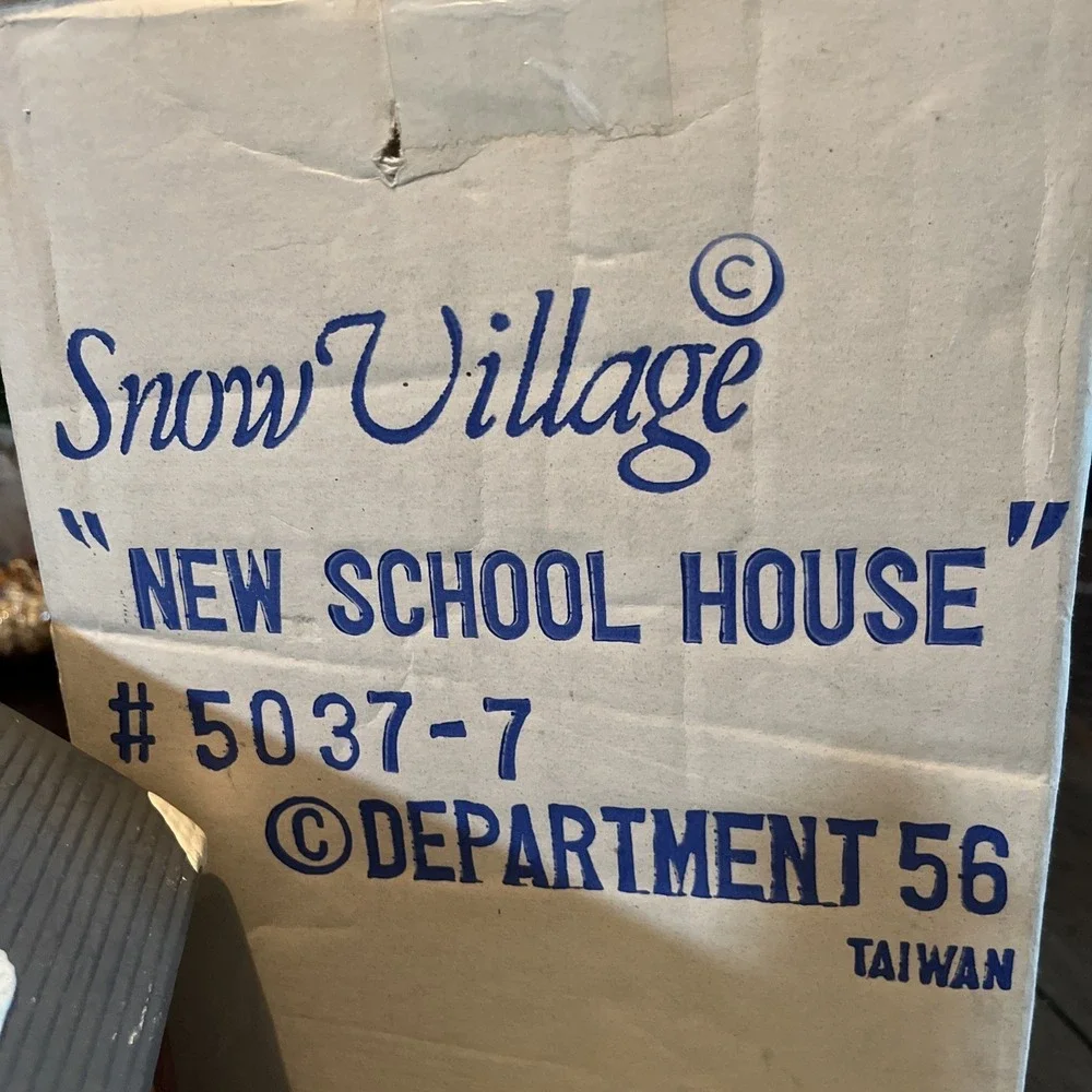 Dept 56 Snow Village 